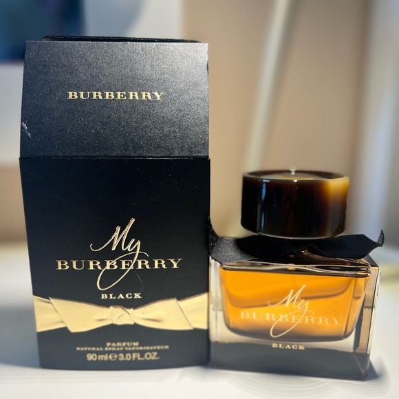 Burberry Black Perfume - Picture 1 of 2